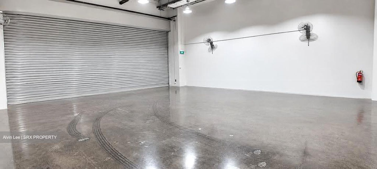 Carros Centre (D25), Factory #635399301